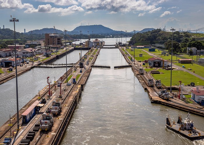 Miraflores Locks photo