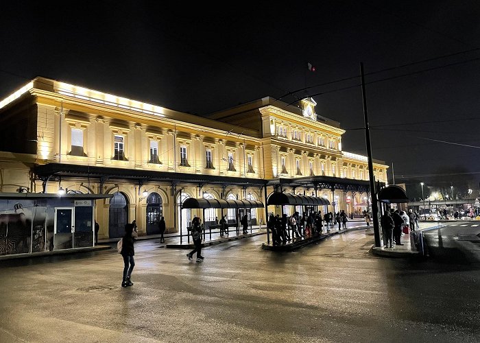 Modena Station photo