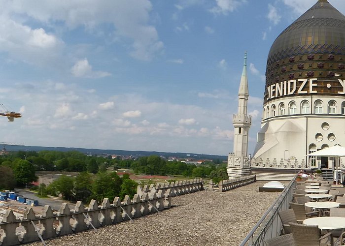 Yenidze Yenidze - Dresden | Not a mosque, but an old tobacco factory… | Flickr photo