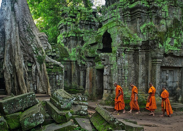 Angkor Wat A guide to Siem Reap, Cambodia photo