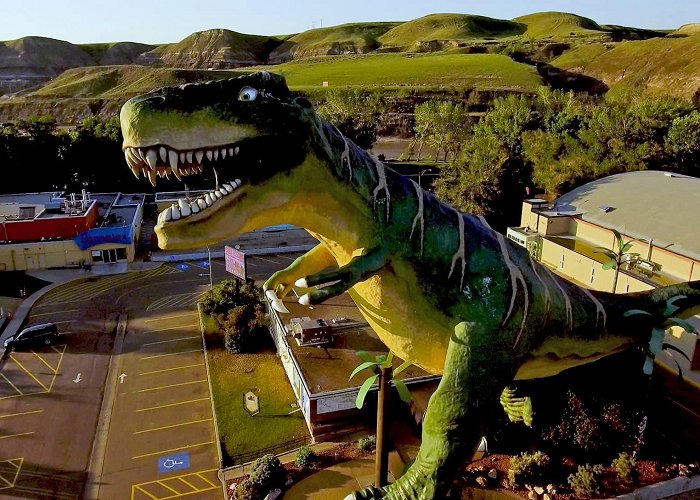 World's Largest Dinosaur Drumheller's giant dinosaur is getting a $300,000 makeover | CBC News photo