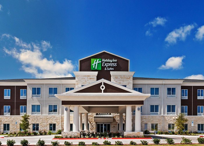 Fort Hood Hotels in Killeen, TX | Holiday Inn Express & Suites Killeen ... photo