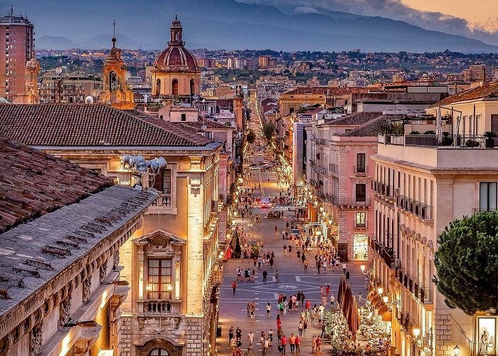 Via Etnea Catania, via Etnea. Pic by Roberto Viglianisi | Italy travel ... photo