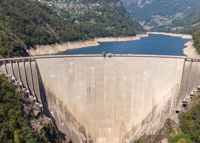 Verzasca Dam Night Jump "007" - 15.08 & 14.09 - Verzasca Dam, Ticino | 007 ... photo