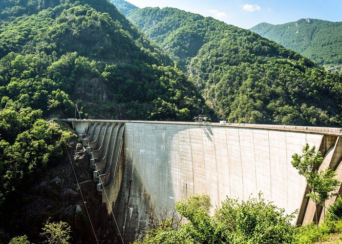 Verzasca Dam Best time for Verzasca Dam Bungee Jumping in Switzerland 2024 photo