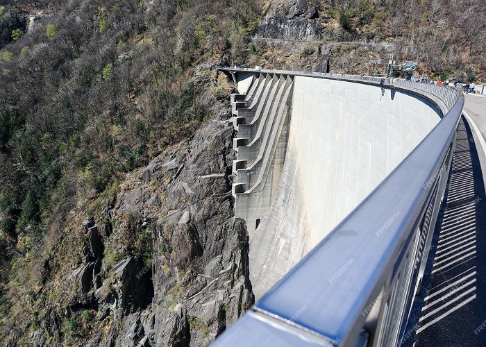 Verzasca Dam Premium Photo | The verzasca dam in the val verzasca gordola ... photo