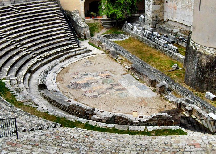 Roman Theatre of Spoleto Spoleto Best Highlights - Walking Guided Tour - Tour Guide Assisi photo