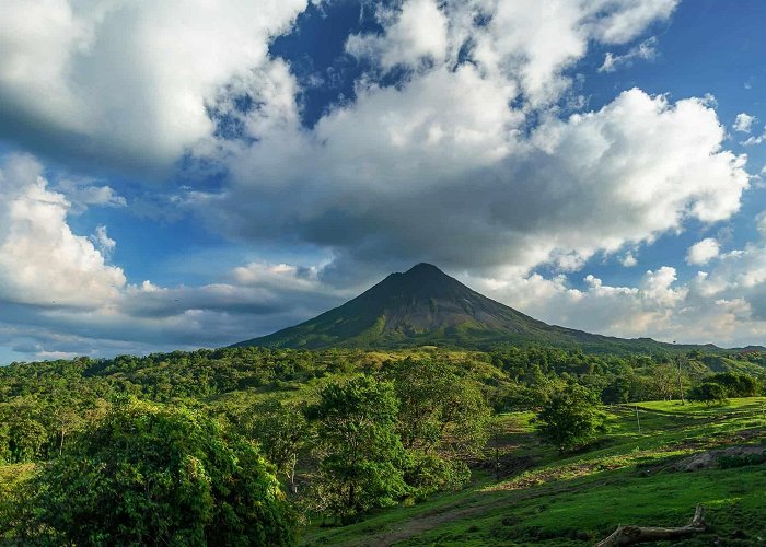 Arenal Volcano National Park Why is Costa Rica's Arenal Volcano Famous? A Brief History : photo