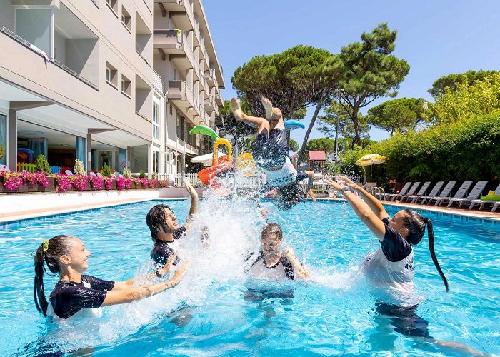 Atlantica Water Park Hotels with entertainment in Milano Marittima - Club Family Hotel ... photo