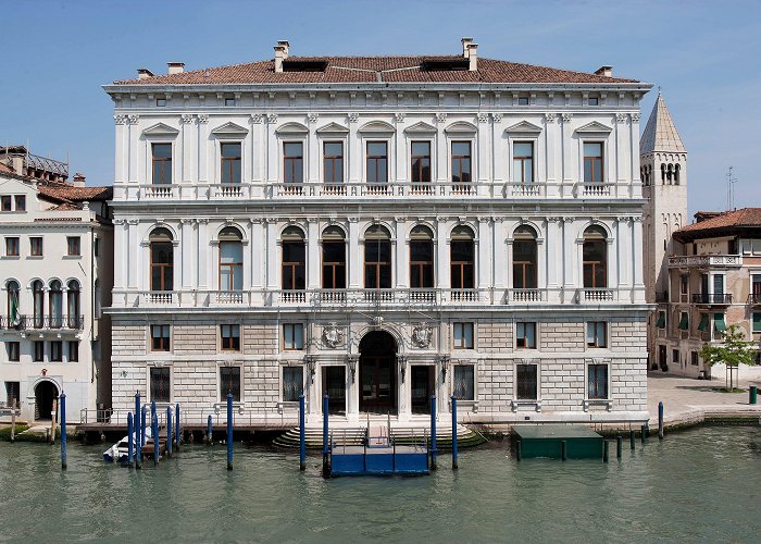 Palazzo Grassi Palazzo Grassi, Venice | Hours, exhibitions and artworks on Artsupp photo