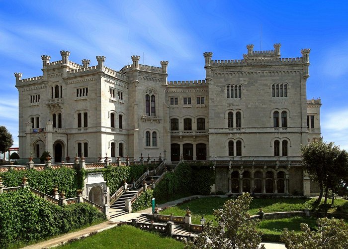 Miramare Castle Miramare Castle on the Gulf of Trieste | dooid Magazine photo