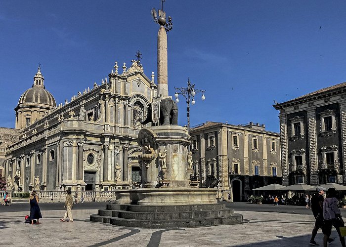 Piazza Duomo SmartEducationUnescoSicilia Piazza Duomo, the elephant fountain ... photo