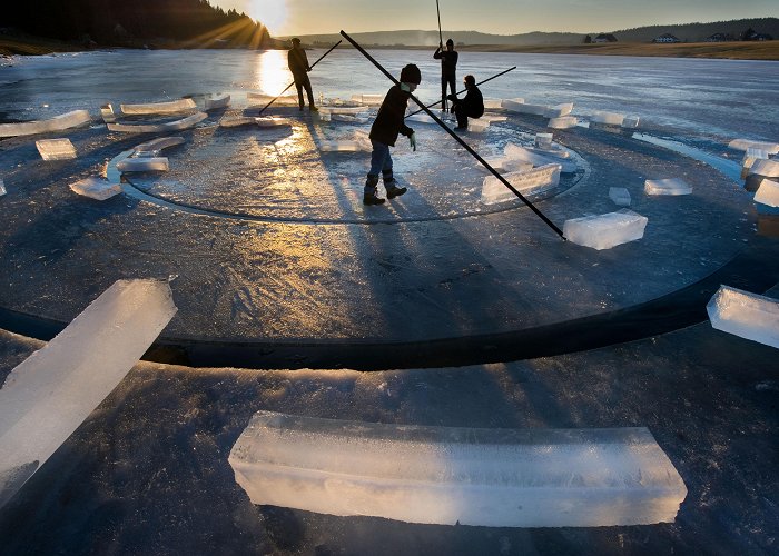 Lake des Tailleres Switzerland's deep freezer - SWI swissinfo.ch photo