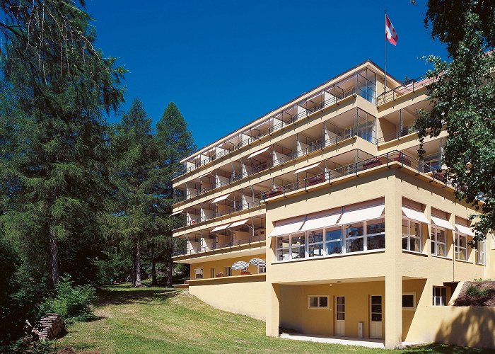 Bella Lui Crans-Montana Youth Hostel – Hostelling International photo