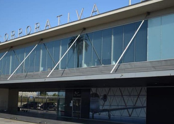 Barcelona Airport (El Prat de Llobregat ) (BCN) Barcelona (FBO) - AviaVIP photo