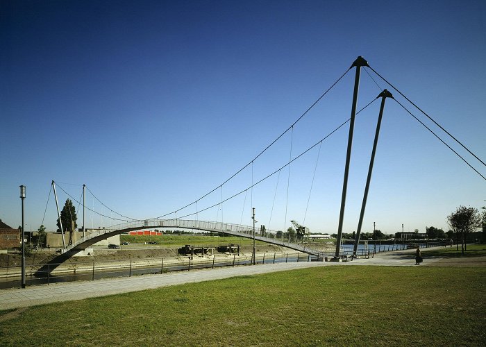 Innenhafen Duisburg Entwicklungsges. mbH Footbridge over the Inner Harbour Duisburg - sbp photo