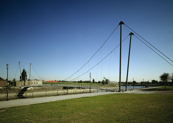 Innenhafen Duisburg Entwicklungsges. mbH Footbridge over the Inner Harbour Duisburg - sbp photo