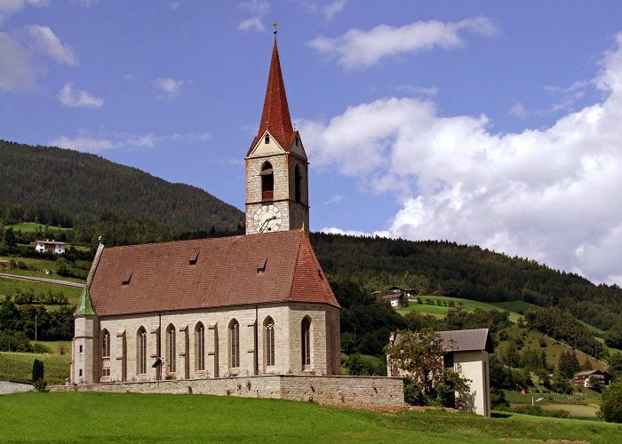 Pfarrkirche Mariä Himmelfahrt Visit Feldthurns: 2024 Travel Guide for Feldthurns, Velturno | Expedia photo