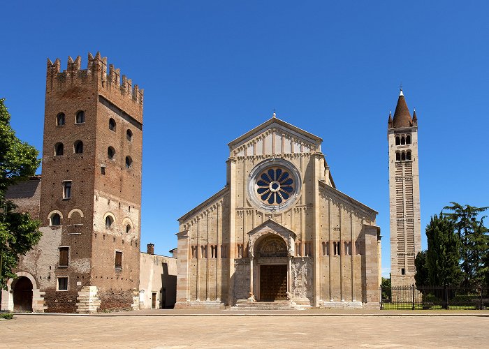 Piazza San Zeno Basilica of San Zeno - Verona - Arrivalguides.com photo