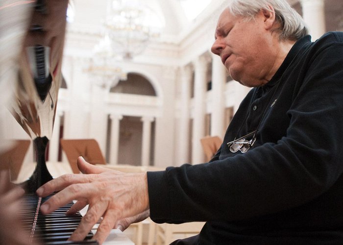 Fondation Pierre Gianadda Grigory Sokolov - Tour Dates | Deutsche Grammophon photo