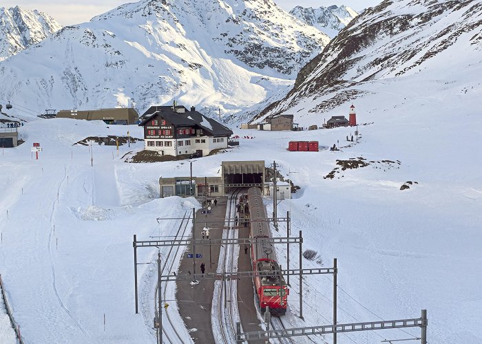 Oberalppass-Calmut Andermatt-Sedrun-Disentis | SnowSpot - Winter holidays made easy photo