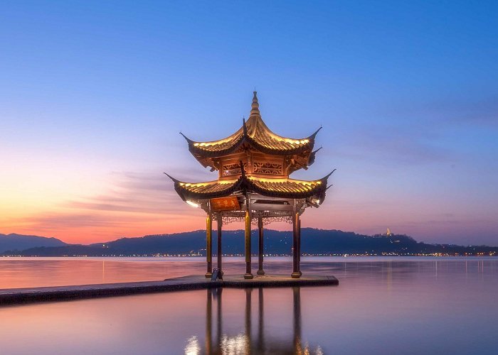 West Lake Discover Hangzhou, China's enchanting eastern city photo