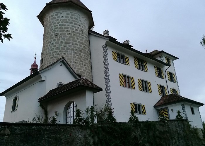 Schloss Schauensee Schauensee Castle, Town of Kriens in Switzerland : r/ArchitecturePorn photo