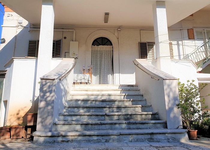 Stazione di Mungivacca Villa antica di 3 vani e abitazione 2 vani a Bari – Mungivacca ... photo