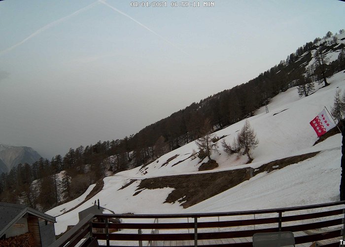 Gandegg-Hockenhorngrat Webcam Restaurant Trächuhittu - Jeizine 1976 m... • Leukerbad ... photo