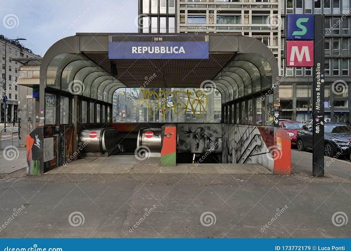 Monumentale Metro Stop 567 Metro Station Milan Stock Photos - Free & Royalty-Free Stock ... photo