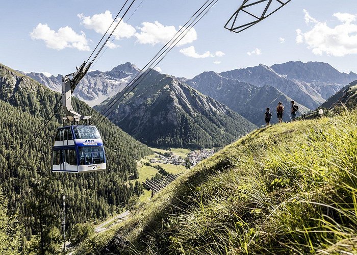 Twinliner Behind the scenes of the double-decker railroad | Switzerland Tourism photo