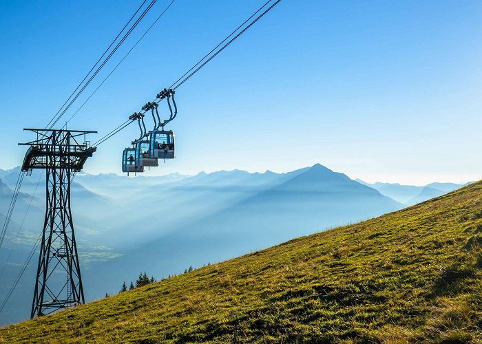 Luftseilbahn Beatenberg-Niederhorn Gondola Niederhorn Gondola Cable Car – enjoy breathtaking views photo