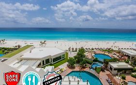 Condo In Ocean Front Resort Cancún Exterior photo