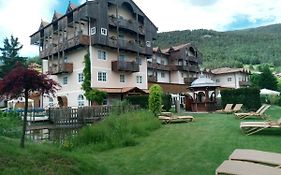 Alpen Hotel Eghel Folgaria Exterior photo