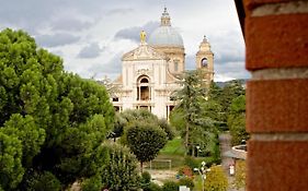 Hotel Donnini Assisi Exterior photo