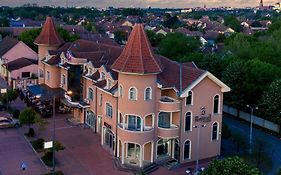 Garni Hotel Royal Crown Szabadka Exterior photo