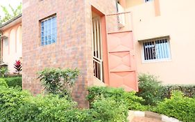 Vegas House Apartman Yaoundé Exterior photo