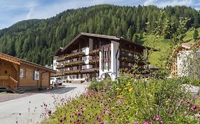 Hotel Genziana Selva di Val Gardena Exterior photo