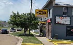 Hotel Dinosaur & Newcastle Bar Drumheller Exterior photo