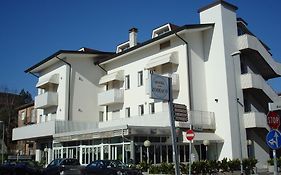 Hotel Zodiaco Lido di Jesolo Exterior photo