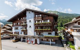 Hotel Steinbock Klosters Exterior photo