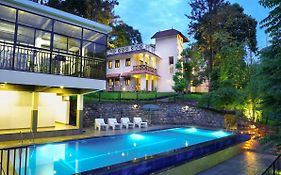 Hotel Treetop Thekkady Exterior photo