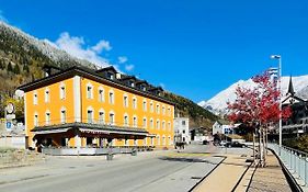 Boutique Und Bier Hotel Des Alpes Fiesch Exterior photo