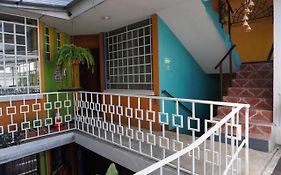 Hostal Guatefriends Guatemala City Exterior photo