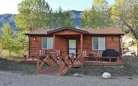 Eycat Lodging Company Guest House Wapiti Exterior photo