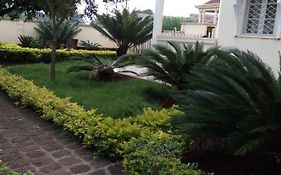 Manoir Des Princesses Bafoussam Exterior photo