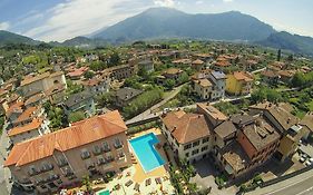 Hotel Alberello Riva del Garda Exterior photo