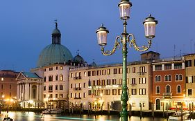 Hotel Carlton On The Grand Canal Velence Exterior photo