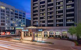 Hilton Indianapolis Hotel & Suites Exterior photo