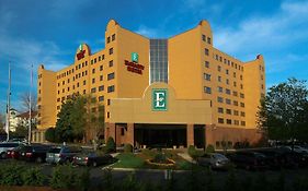 Embassy Suites Charlotte Exterior photo